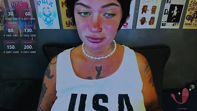 EllieOz online show from May 27, 4:26 pm