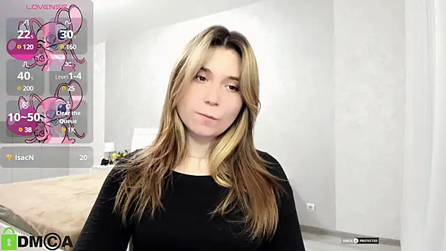 Snapshot of SweetMonicka chatting on December 7, 6:37 pm SweetMonicka online show from December 7, 6:37 pm