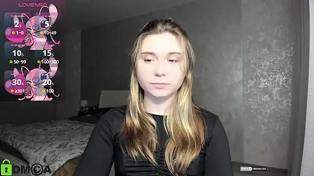 Snapshot of SweetMonicka chatting on December 9, 4:47 pm SweetMonicka online show from December 9, 4:47 pm
