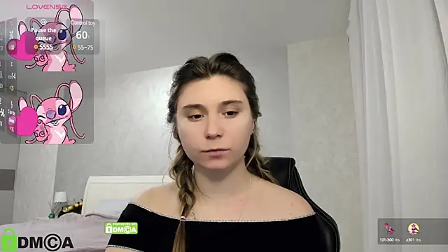 Snapshot of SweetMonicka chatting on December 29, 3:35 pm SweetMonicka online show from December 29, 3:35 pm