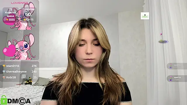 Snapshot of SweetMonicka chatting on January 15, 6:40 pm SweetMonicka online show from January 15, 6:40 pm