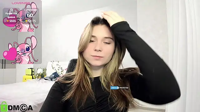 Snapshot of SweetMonicka chatting on January 26, 6:37 pm SweetMonicka online show from January 26, 6:37 pm