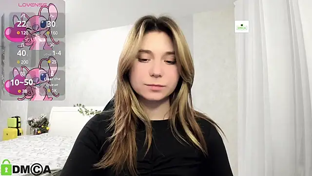Snapshot of SweetMonicka chatting on February 5, 6:59 pm SweetMonicka online show from February 5, 6:59 pm