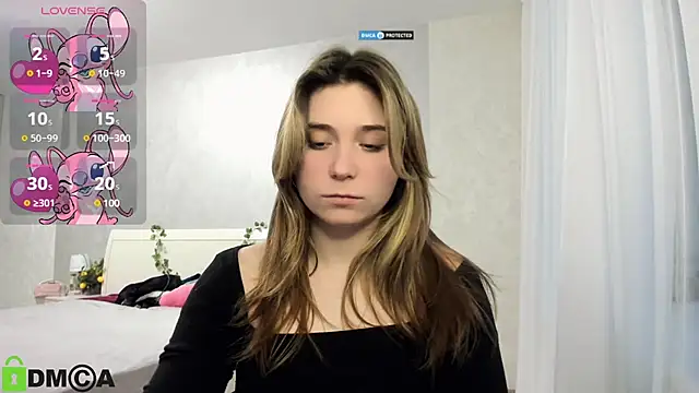 Snapshot of SweetMonicka chatting on February 19, 3:38 pm SweetMonicka online show from February 19, 3:38 pm