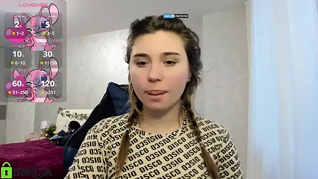 Snapshot of SweetMonicka chatting on February 21, 3:32 pm SweetMonicka online show from February 21, 3:32 pm