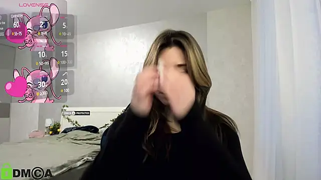 Snapshot of SweetMonicka chatting on February 22, 3:47 pm SweetMonicka online show from February 22, 3:47 pm