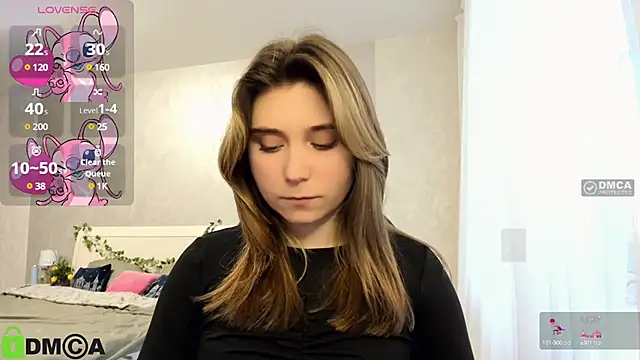 Snapshot of SweetMonicka chatting on March 6, 3:35 pm SweetMonicka online show from March 6, 3:35 pm