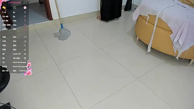 Snapshot of Amina_hafsa chatting on July 9, 10:14 pm Amina hafsa online show from July 9, 10:14 pm