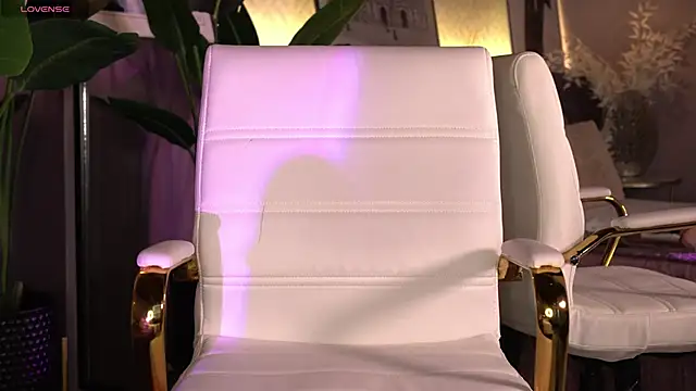 Snapshot of ElleDiane chatting on March 7, 4:13 am ElleDiane online show from March 7, 4:13 am