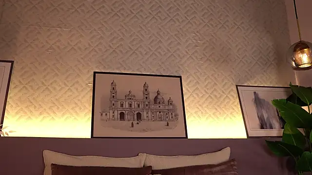 Snapshot of ElleDiane chatting on March 20, 6:19 am ElleDiane online show from March 20, 6:19 am