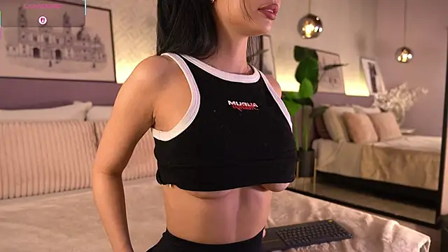 Snapshot of ElleDiane chatting on January 5, 10:13 pm ElleDiane online show from January 5, 10:13 pm