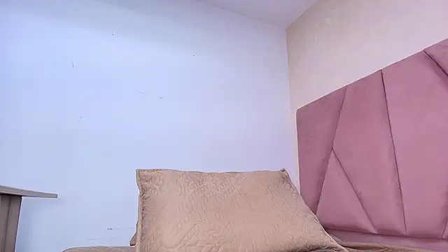 arl chloee online show from March 5, 3:08 am