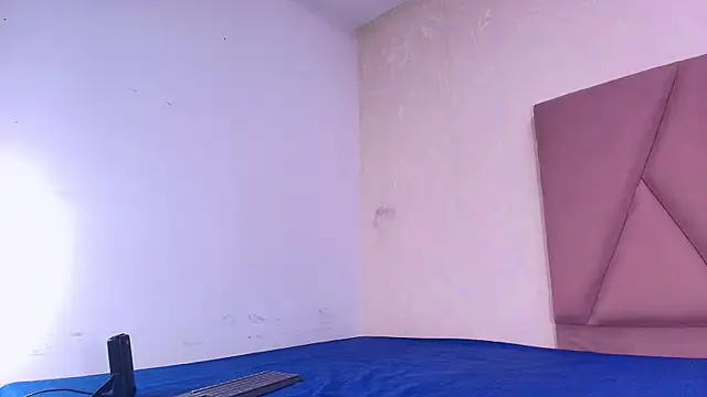 arl chloee online show from September 16, 3:07 am