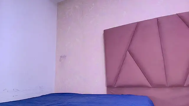 arl chloee online show from September 18, 3:08 am