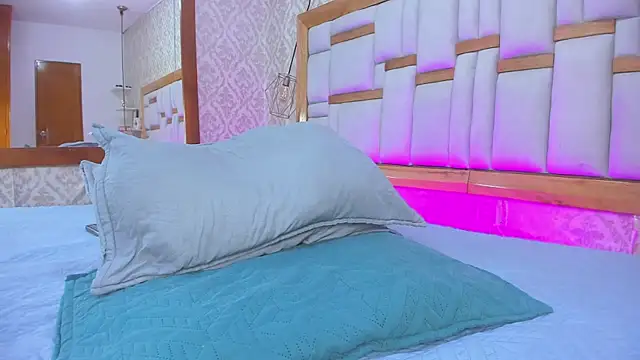 arl chloee online show from November 13, 3:27 am