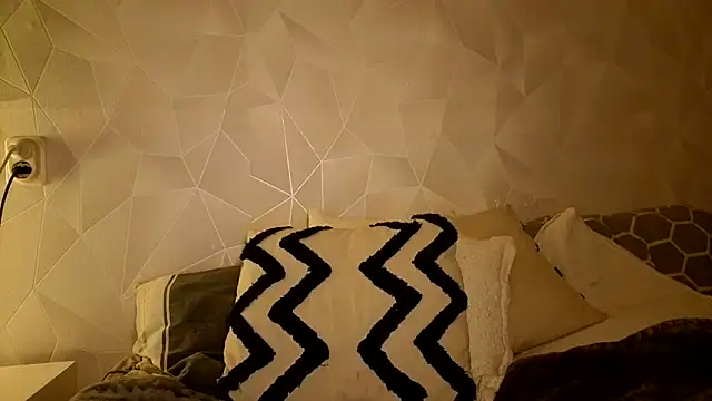 Sweetninaaa online show from March 1, 10:45 pm