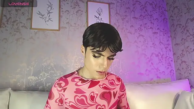 Snapshot of ChristianM_18 chatting on December 15, 12:51 am ChristianM 18 online show from December 15, 12:51 am