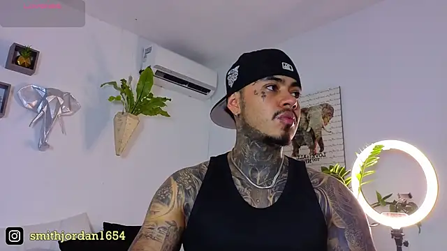 JordanSmiith  online show from October 2, 9:11 pm