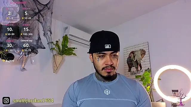 JordanSmiith  online show from October 22, 9:25 pm