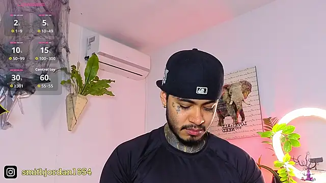 JordanSmiith  online show from October 27, 8:02 pm