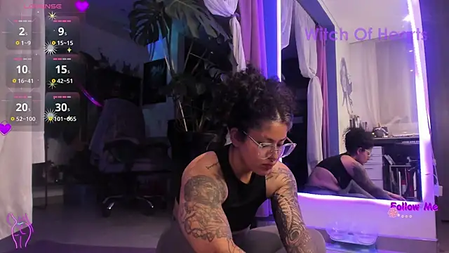 witchviolet online show from June 14, 2:24 am