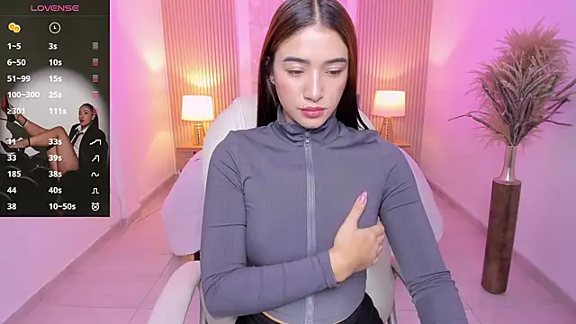 Snapshot of Antonella_Grayy chatting on December 20, 11:06 am Antonella Grayy online show from December 20, 11:06 am