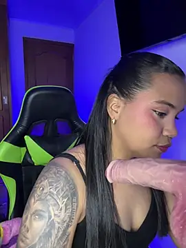 leila 22 online show from April 5, 10:18 pm