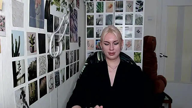 CapriScorpion online show from November 12, 1:44 pm