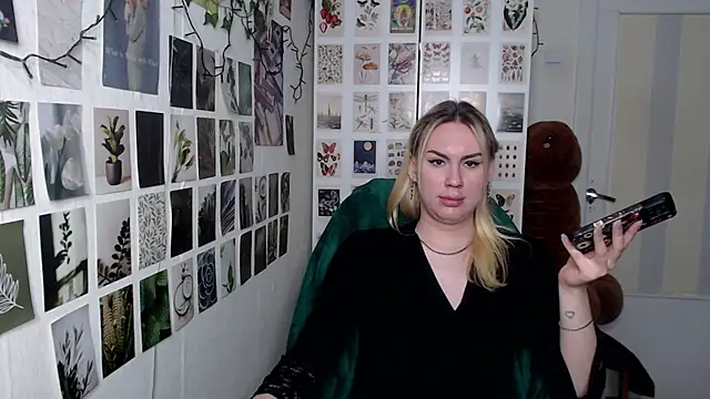 CapriScorpion online show from February 9, 2:43 pm