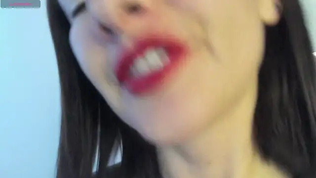 queen fetish online show from May 31, 8:10 pm