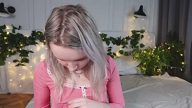 Beatrica Klein online show from March 16, 5:28 pm