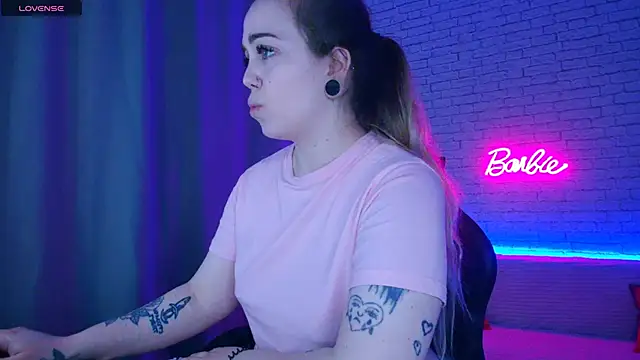 -Stacyy- online show from April 8, 5:07 am