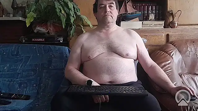 Snapshot of sympatrique chatting on November 1, 10:50 am sympatrique online show from November 1, 10:50 am