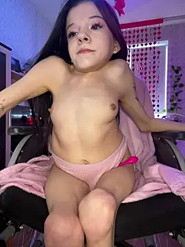 MiniSophiaa online show from March 20, 11:38 am