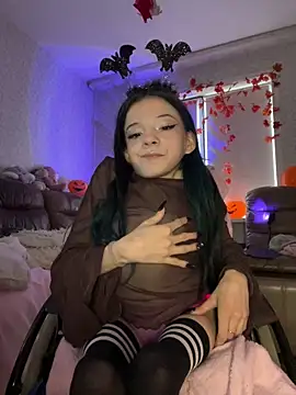 MiniSophiaa online show from October 27, 8:51 am