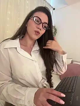 Snapshot of Amelia_Rouse chatting on June 20, 5:05 pm Amelia Rouse online show from June 20, 5:05 pm