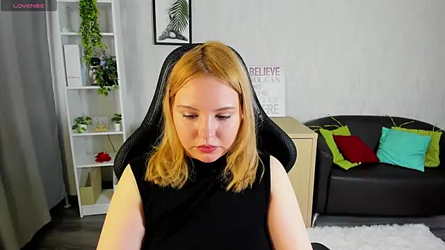 Stacy Luv online show from February 5, 9:03 am