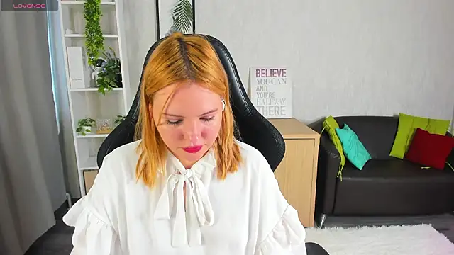 Stacy Luv online show from February 14, 9:06 am