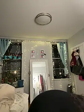 sylviahhh online show from March 24, 2:38 am