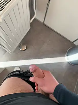 Siggidc2n online show from March 19, 7:12 am