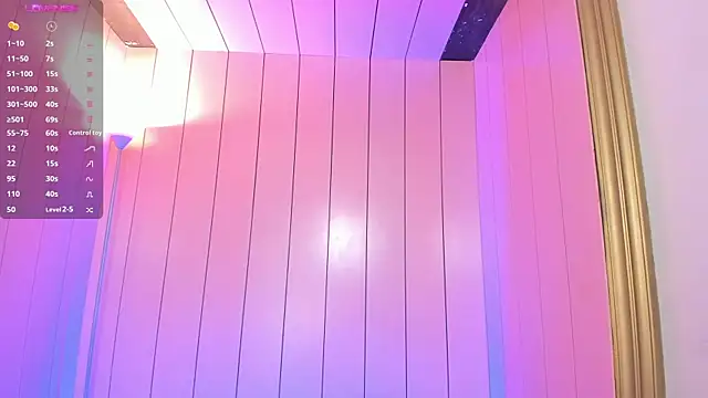 lexiethompson  online show from December 15, 12:09 pm