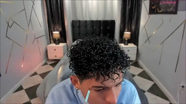 Noah Smith04 online show from February 24, 1:10 pm