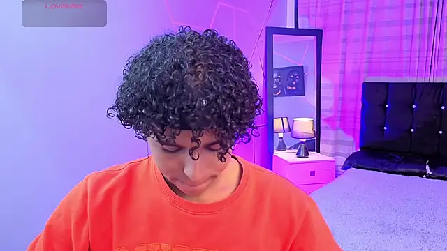 Noah Smith04 online show from November 27, 9:39 pm