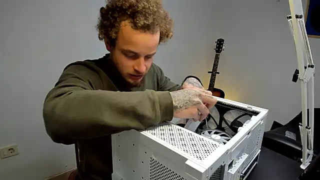 layneinchains online show from December 20, 10:55 am