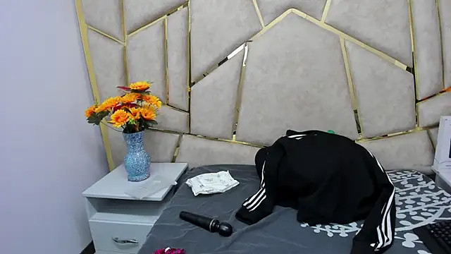 Kloe Candy1 online show from November 12, 5:19 am