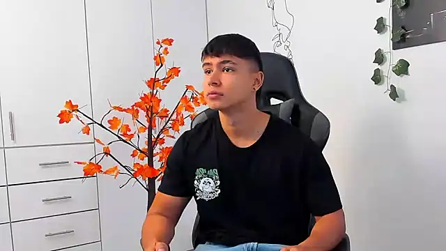 Snapshot of Bray_Kevin chatting on January 6, 5:49 pm Bray Kevin online show from January 6, 5:49 pm