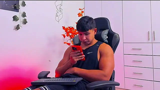 Snapshot of Bray_Kevin chatting on January 16, 8:46 pm Bray Kevin online show from January 16, 8:46 pm