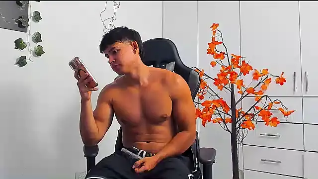 Snapshot of Bray_Kevin chatting on February 12, 5:02 am Bray Kevin online show from February 12, 5:02 am