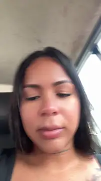 IsabelaVanegas  online show from May 6, 7:19 pm