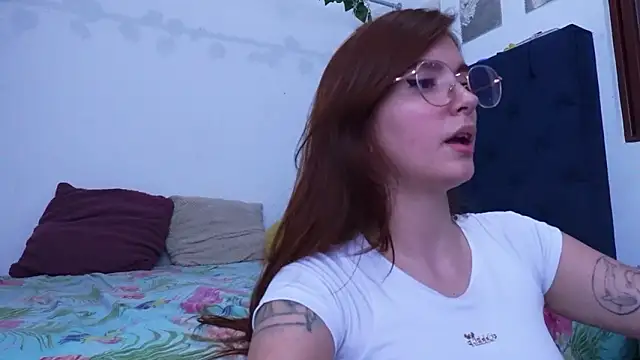 Snapshot of AliciaBasch chatting on March 12, 1:45 am AliciaBasch online show from March 12, 1:45 am